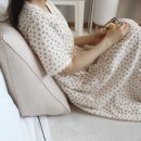 삼각등받이쿠션 탄탄한 수니홈 기대미쿠션
