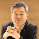 &#34;재생에너지(태양광 등) 원전 대체 충분히 가능&#34;, [인터뷰] 김익중 동국대학교 의과대학 교수,전 세계 원자력 비중 줄고 재생에너지 비중 증가로 원자력 넘어서 이미지