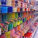 [BGM]동심의 세계로 돌아가게 해주는 알록달록한 사탕가게들.jpg 이미지