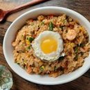 간단 볶음밥 만드는법 타바스코 스리라차소스 요리 이미지