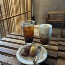 청담동 카페 에이치에브르 : 원목가구 쇼룸과 같이 운영되는 디저트 맛집