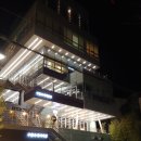 구름닮은빌딩 이미지