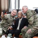 주한미군사령관 ‘100세 생일’ 백선엽 장군 방문 이미지