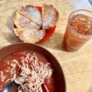 불로스타약국 | [🇭🇰] 나홀로 홍콩 3: 사고를 몰고 다닌 하루🥲 (덩라우 벽화, 타이쿤, 스타의 거리, 완차이, 피크트램)