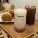 수원-1371 | 수원 행궁동 골디스 카페 두바이도넛 베이컨쪽파도넛 후기