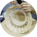 라탄 전등갓 짜기 이미지