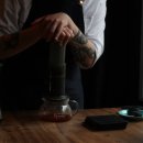 커피 브루잉 이미지