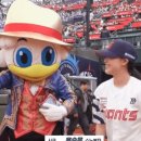 유승은, 어제자 사직 야구장 시구.gif 이미지