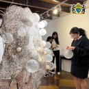 Grade 11 artists from M'KIS visited the Wei Ling Gallery 이미지