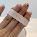 하루 종일 유지되는 베이스 끝판왕! V&amp;A뷰티 롱 웨어 쿠션 파운데이션 래디언트 쿠션 /01 페어아이보리 후기 이미지