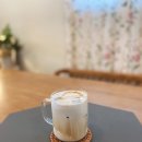 cafe here(카페..여기)