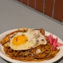 현대약국 | 더현대 서울 일식 죠죠 카라이 야끼소바 솔직후기