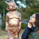 도깨비마을 동상 앞 이미지