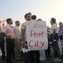 16/08/12 Colombo Port City project debated, criticized - Controversial plan to revamp Colombo port will destroy the environment and people’s homes 이미지