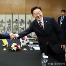 우크라, 정유 시설 타격… 러 주유소 5㎞ 대기줄까지, / 젤렌스키에 1억달러 지원 약속한 李대통령 이미지