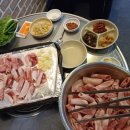 뚠뚠돼지김치찌개 이미지