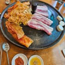 꿀돼지솥뚜껑삼겹살 이미지