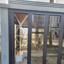 사하구 구평중흥S클래스아파트 폴딩도어 깨진유리교체｜브론즈 강화유리 동일 규격 시공 후기