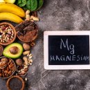 청해메디칼 | 새벽에 자꾸 화장실 가려고 깬다? 50대 불면증, 수면제 대신 '이것' 확인하세요