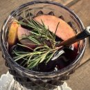 디헬T PC카페 | 여수 바다뷰와 아기자기한 소품과 빈티지함이 느껴지는 "카페 여수에서" 방문 만족 후기