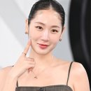 엘케이에이치컴퍼니 | 보미 결혼식서 뭉친 에이핑크..'탈퇴' 손나은 없고 홍유경 있었다 [스타이슈]