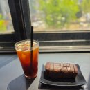 르브레노 주차장 | 봉산동 카페 추천, 미니 정원 데이트 디저트 맛집 르브레노