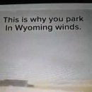 종말; 🚨"와이오밍/콜로라도, 시속 50마일 이상의 바람, 트럭 10대 연속 전복되었습니다 이미지
