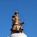 윤흥신장군 동상 이미지