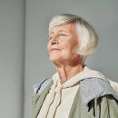 07-13- 26(월).덕향의 아침산책. 돈이 없어도 행복하다.. 70살 넘어 삶이 편안한 사람들 공통점 이미지