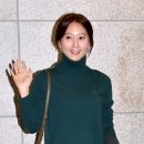 김희애 '20대도 울고갈 꿀피부'[포토] : 기자가 안목이 없는 것인가 돈받고 광고하는 것인가 이미지