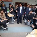 [실시간 라이브] 전두환 손자 전우원 광주에서 무릎 꿇고 사죄 + 5.18 묘지 참배 이미지