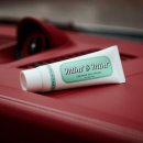 텐즈힐명품탑크리닝 | 명품 가방 뻣뻣해지고 색 바랜다면? 이탈리아 가죽 전용 크림으로 관리하는 법