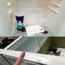삼성생명 기자실 냉장고의 딱딱하게 굳은 콜라 이미지
