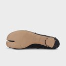 하늘P&S | 메종 마르지엘라 발레리나 슈즈 S58WZ0127P6378T8013, 갈라진 틈 사이로 흐르는 클래식의 재해석