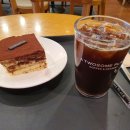 투썸플레이스신촌기차역점