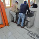 운정초등학교 | 인조대리석 빗각세면대 제작후 학생들 양치대로 활용(파주 운정초등학교 일체형세면대 교체후기)