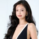 제니 파격 패션 “인간 샤넬이라는 별명이 다시 떠오른 이유”