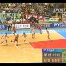 코트의 마법사란 별명을 가진 농구 레전드였던 선수의 KBL 원년 플레이 이미지