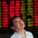 Shanghai shares skid over 7% to fall below 3,000 mark-CNBC 8/25 : 중국 상하이지수 폭락 배경과 아시아 지역 주식시장 영향 이미지