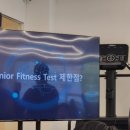 시니어 요가 이미지