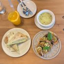 샌드위치와 런치메뉴(야간) | [수원] 행궁동 첫 코스로 딱! 브런치 런치 Runch 샌드위치, 스프 후기 (*근처 주차장 추천)