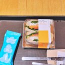 다이어트는 안 하지만 투썸 플레이스 당근 라페 리코타 샌드위치 후기