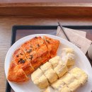 수부 | [연남동빵집] 지브리감성 연남동카페 몰리하우스 명란렌치소금빵, 옥수수부들이 내돈내산 후기