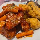 홍대입구역 8번 출구 앞 | [2호선 홍대입구역/ 더블플레이치킨] 홍대치맥하기 좋은 홍대대형스크린술집!