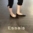 마고가이아 | 데일리 여성 신발 브랜드 에세이즈 마고 플랫, 가이아 슬링백 성수 팝업스토어 후기