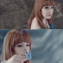 박봄 돈 크라이(don't cry) 뮤비 속 튀는 청록색 네일 이미지