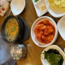 의성전통시장 입구 화장실 이미지