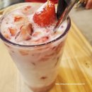 [대흥역 카페] 딸기한팩라떼가 맛있는 커피랩스로스터리 마포아트센터점 방문 후기