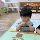 “색도화지에 물감을 찍어봐요“&amp;“꼭꼭 약속해”노래 부르면서 악기 연주해요🩷 이미지