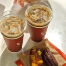 송도현대아울렛카페 카페 모라 라떼 맛집 팝업 휘낭시에 추천